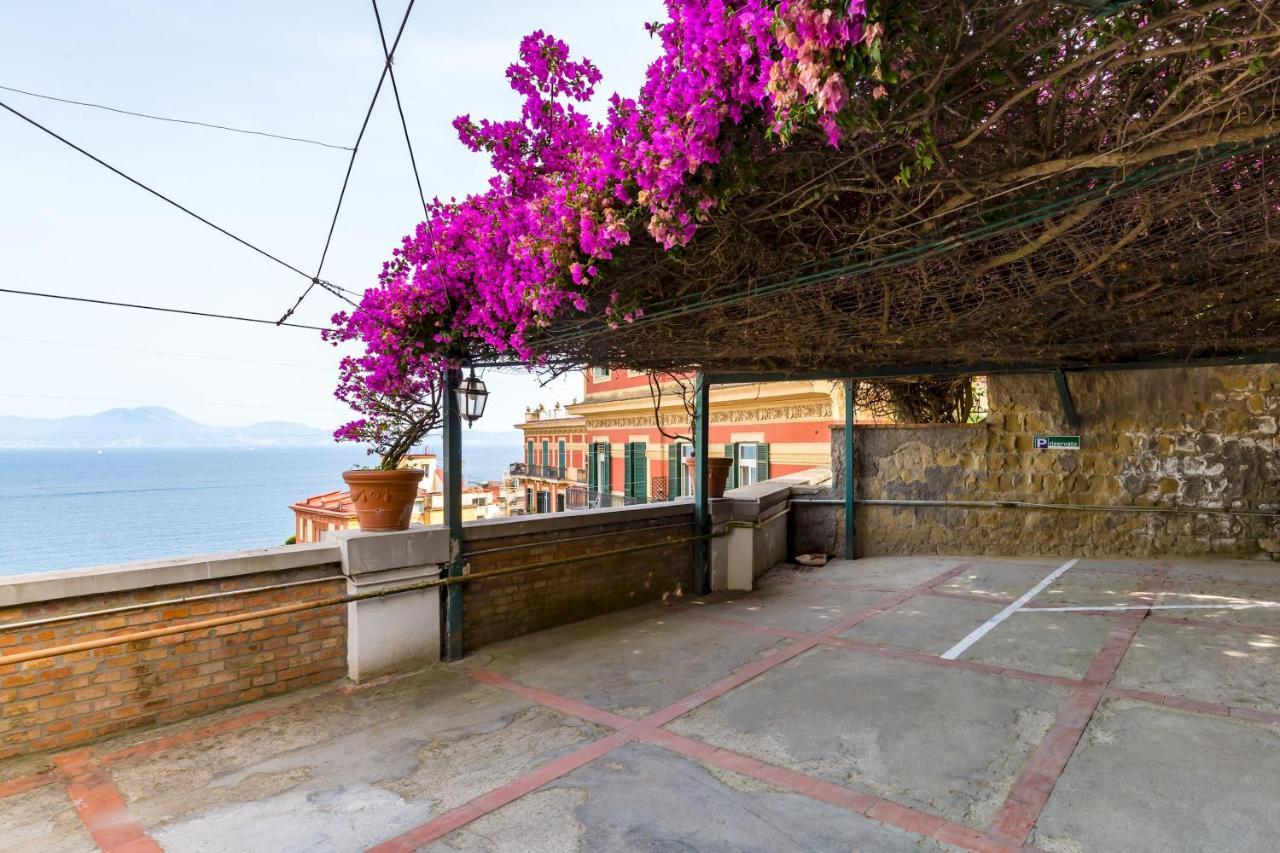 Villa Dolcevita With Parking By Napoliapartments Экстерьер фото