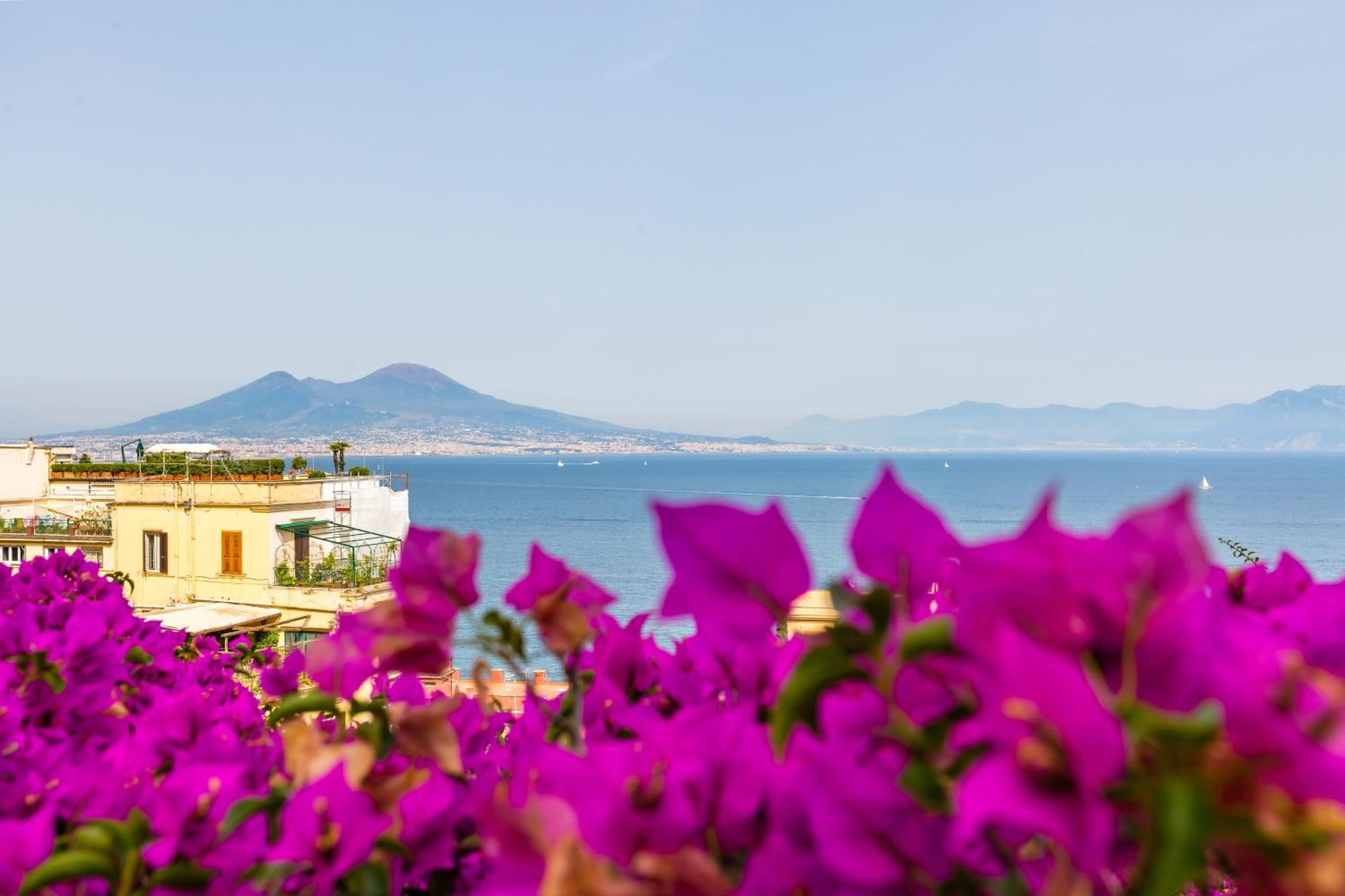 Villa Dolcevita With Parking By Napoliapartments Экстерьер фото