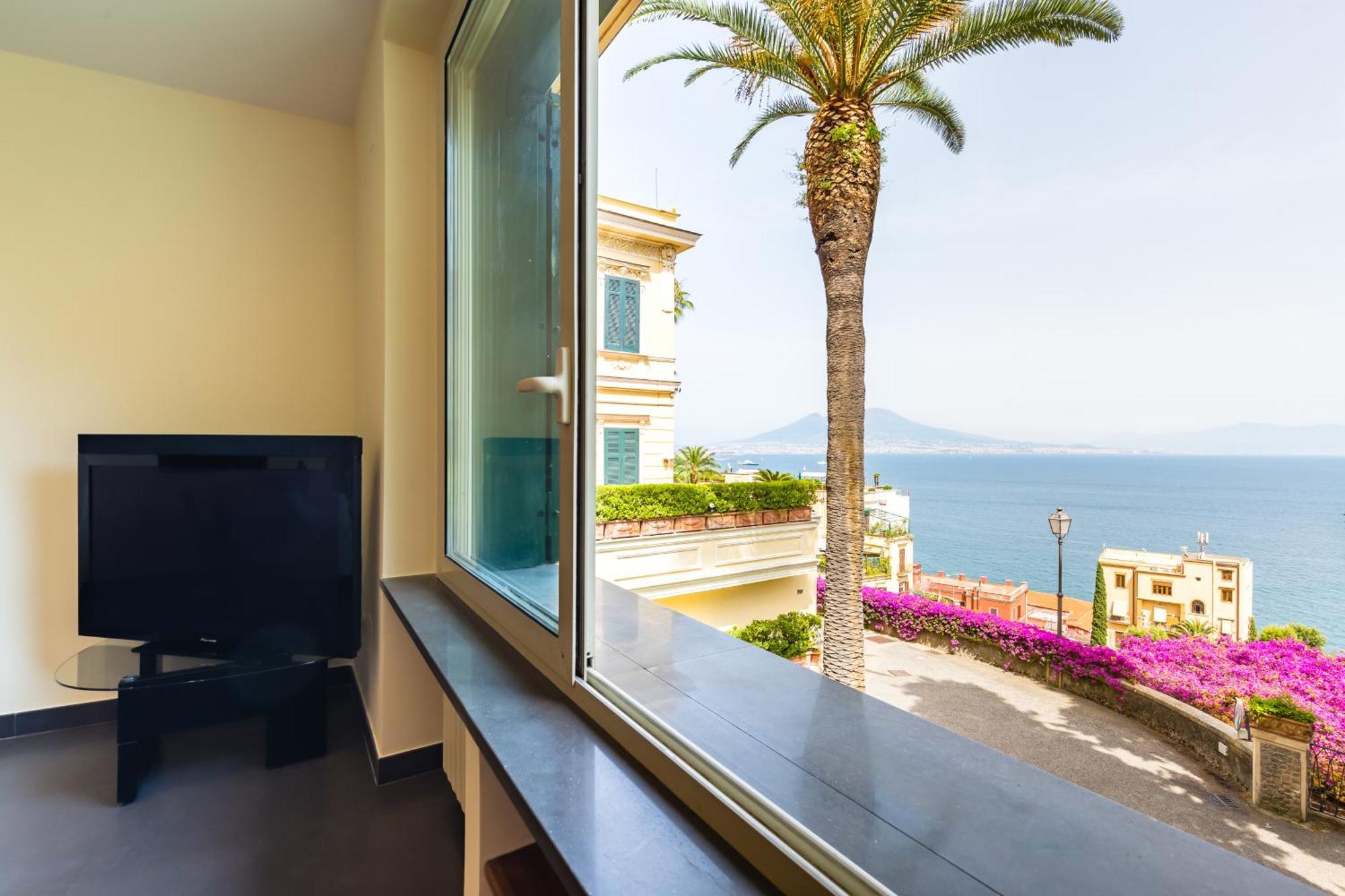 Villa Dolcevita With Parking By Napoliapartments Экстерьер фото